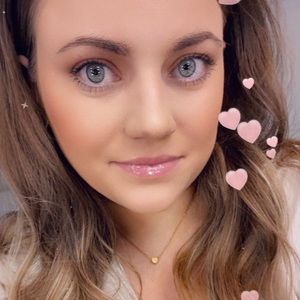 Meet your Posher, Alexandra